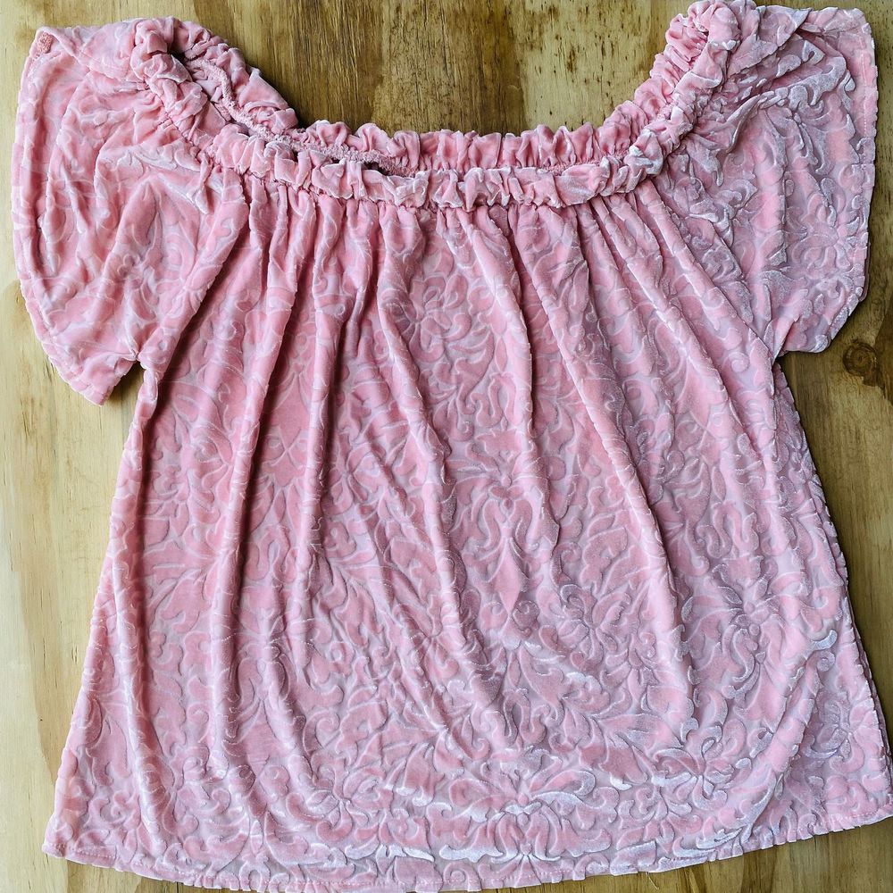Hollister Off Shoulder Velvety Pink Blouse Top S